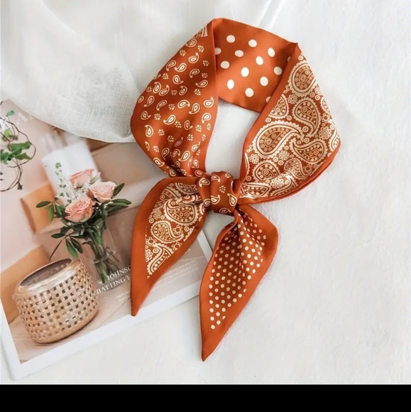 4pcs. Vibrant  Paisley Twillys - Picture 4 of 9